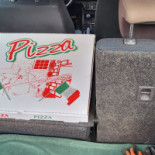 Dino Pizza Udenfor