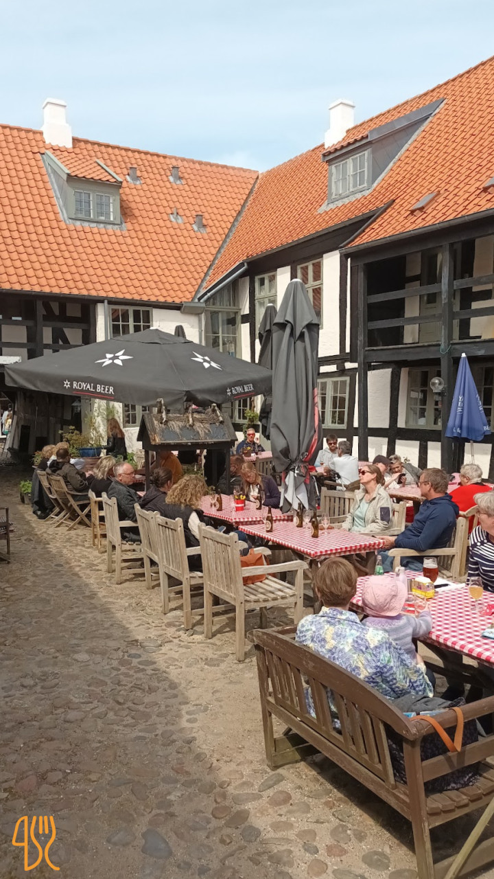 Raadhuskroen Udenfor