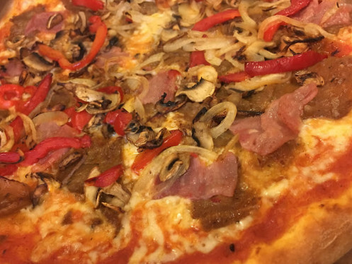 Ata Pizza Udenfor
