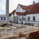 Hvideklit Udenfor