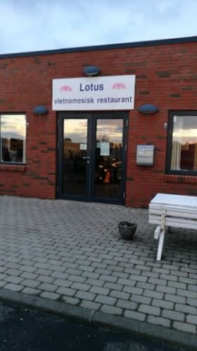 Lotus Udenfor