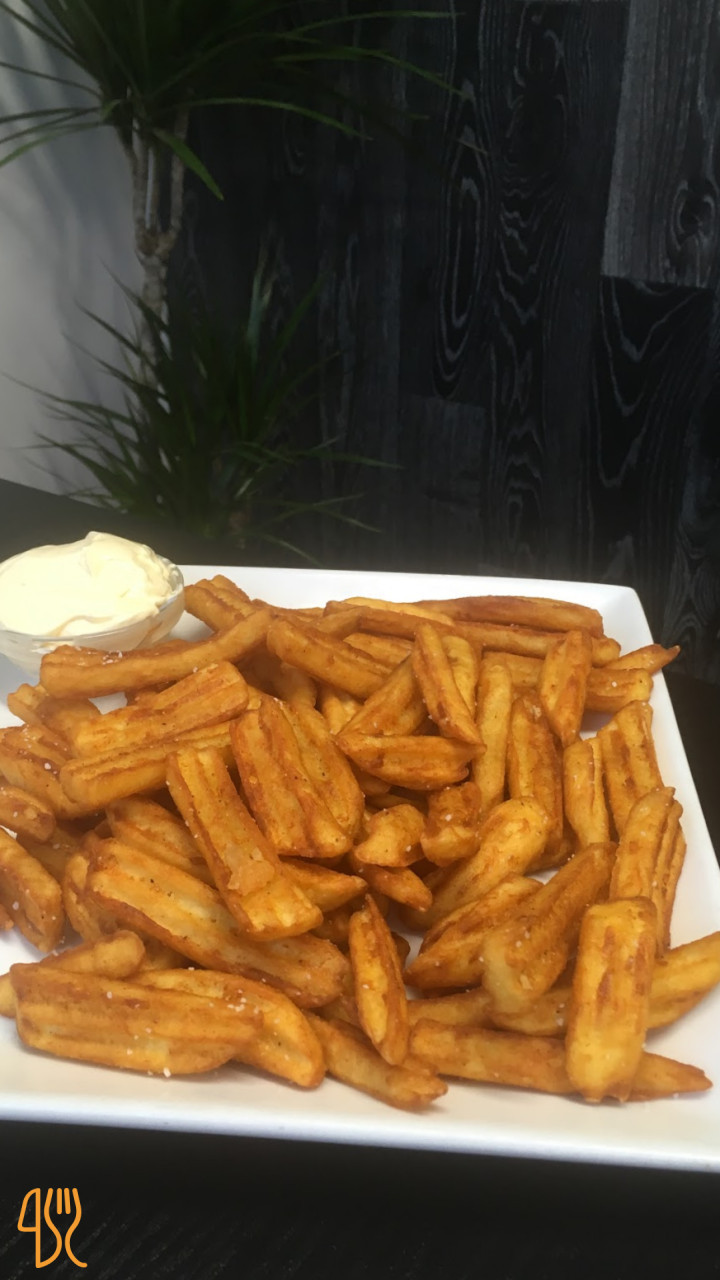 Burger House Grill Pizza Udenfor
