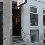 Cafe Nick Udenfor