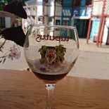 Almas Terrasse Hulen Mad
