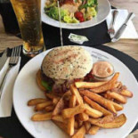 Ship-inn Pub Cafe Mad