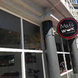 Mai's Wok Udenfor