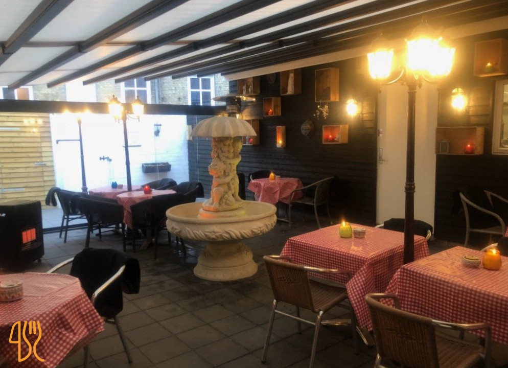 Mamma's Udenfor
