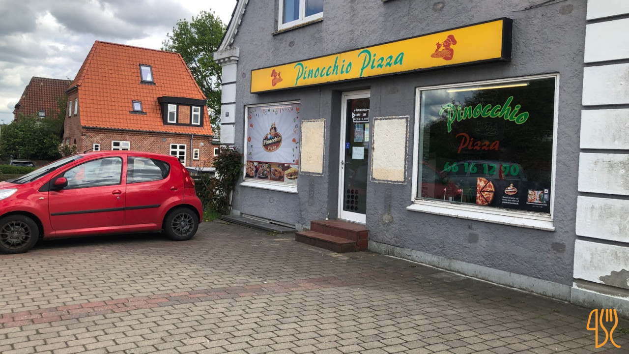 Pizza Pinocchio Udenfor