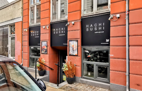 Hachi Sushi Udenfor