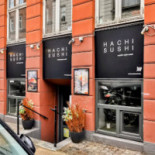 Hachi Sushi Udenfor