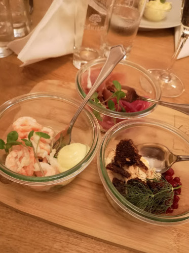 Lindberg Dining Inde