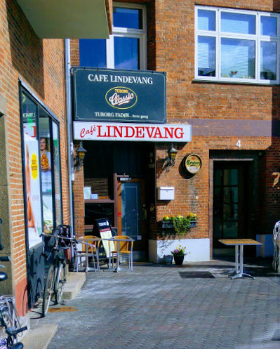 Café Lindevang Udenfor