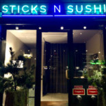 Sticks'n'sushi Udenfor