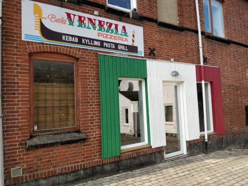 Pizzaria Venezia Udenfor