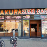 Sakura Sushi Udenfor
