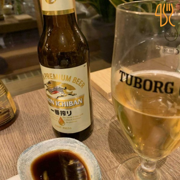 9-ni Running Sushi Udenfor