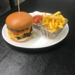 Lyngens Cafe Og Minigolf Inde