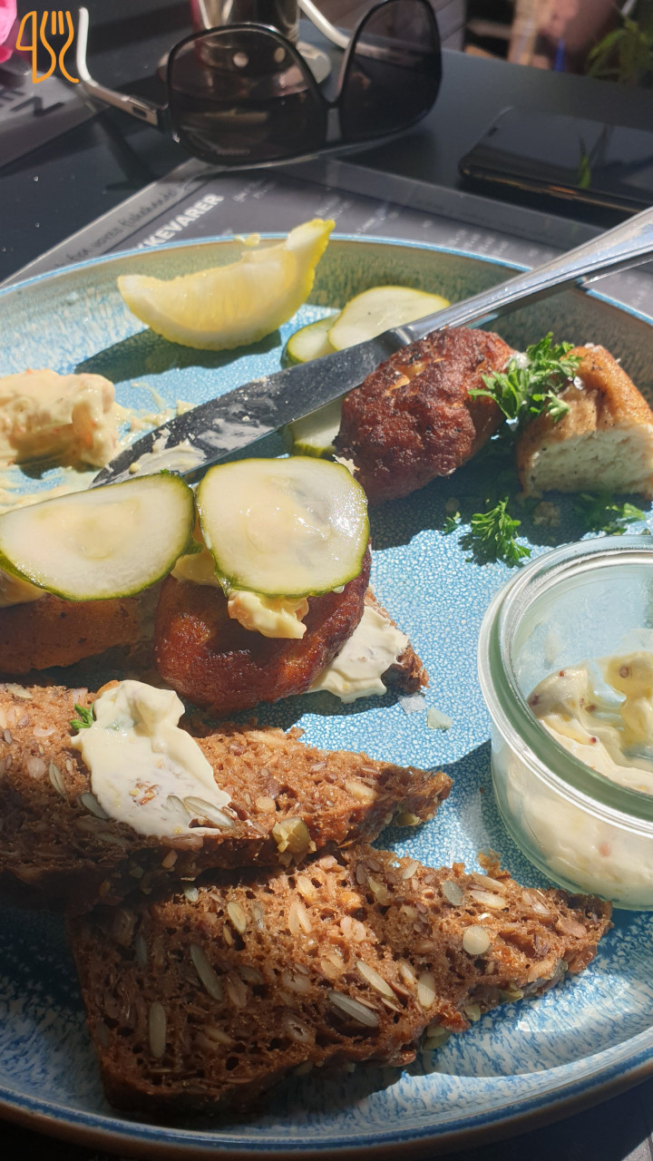 Fiskebaren Cafe Og Spisehus Inde
