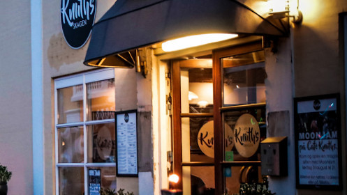 Cafe Knuth's Udenfor