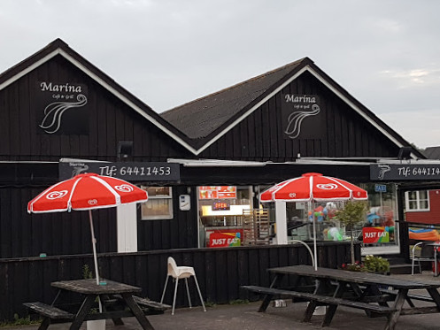 Marina Grill Cafe Udenfor