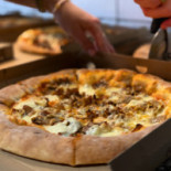 Deluxe Pizza Grill Inde