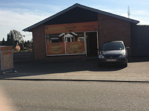 Laurbjerg Pizza Og Grill Mad