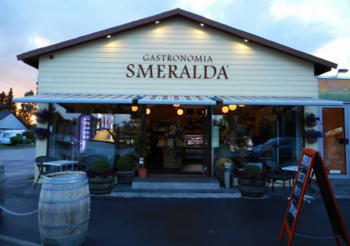 Gastronomia Smeralda Udenfor