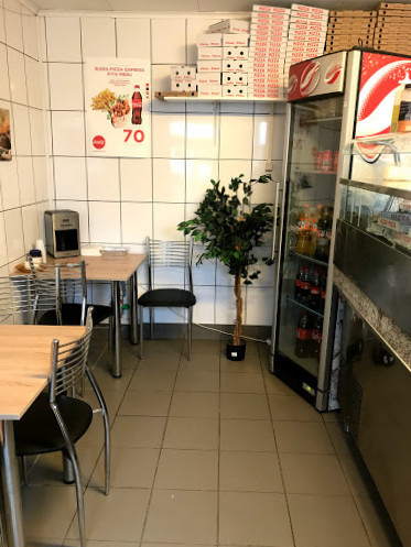 Rudi's Pizza Express Udenfor