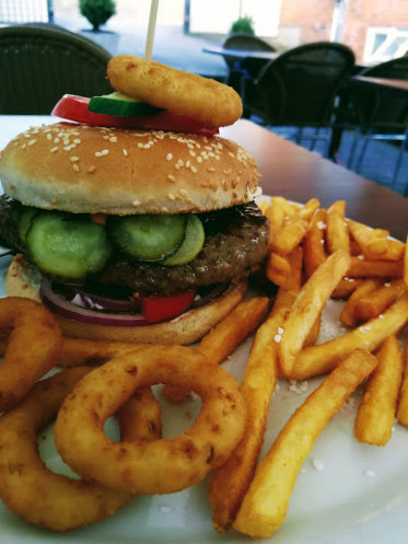 Baba's Pizza Burgerhouse Udenfor