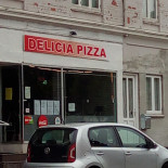 Delicia Pizza Udenfor