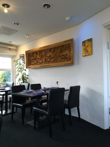 Rossukont Thai Cusisine Og Take Away Udenfor