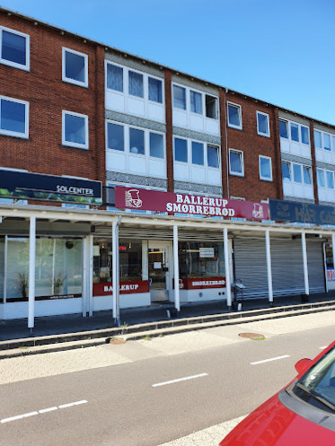 Ballerup Diner Udenfor