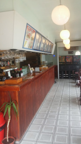 Tv-byens Pizza Og Grillbar Udenfor