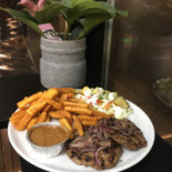 Burger House Grill Pizza Udenfor