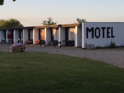 Dostrup Landevejskro Udenfor