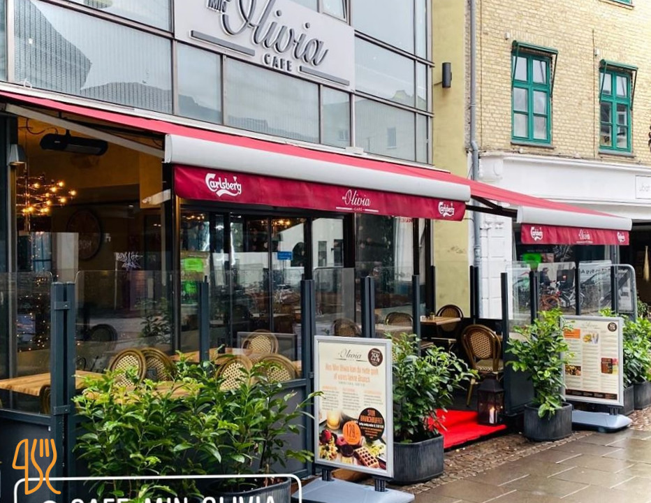Cafe Min Olivia Udenfor