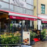 Cafe Min Olivia Udenfor