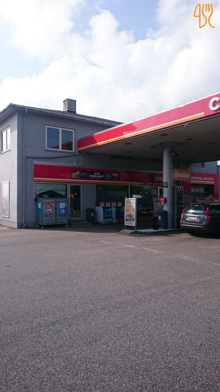 Circle K Baarse Runddel, Praestoe Udenfor