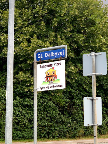 Lyngerup Pizza Grillbar Udenfor