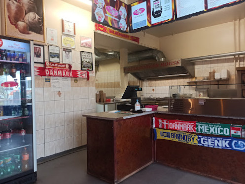 Pizza&burger House Udenfor