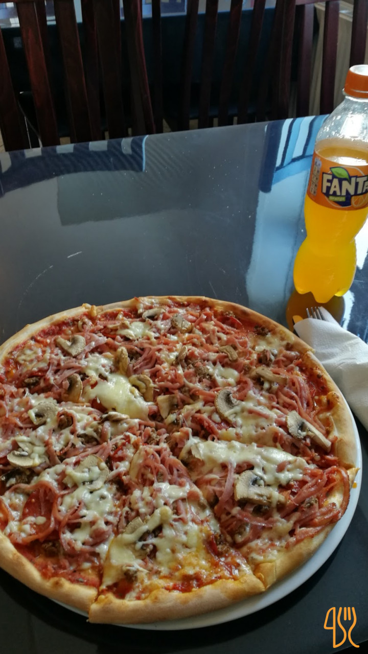 Strand Pizza Mad