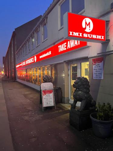 9-ni Running Sushi Udenfor
