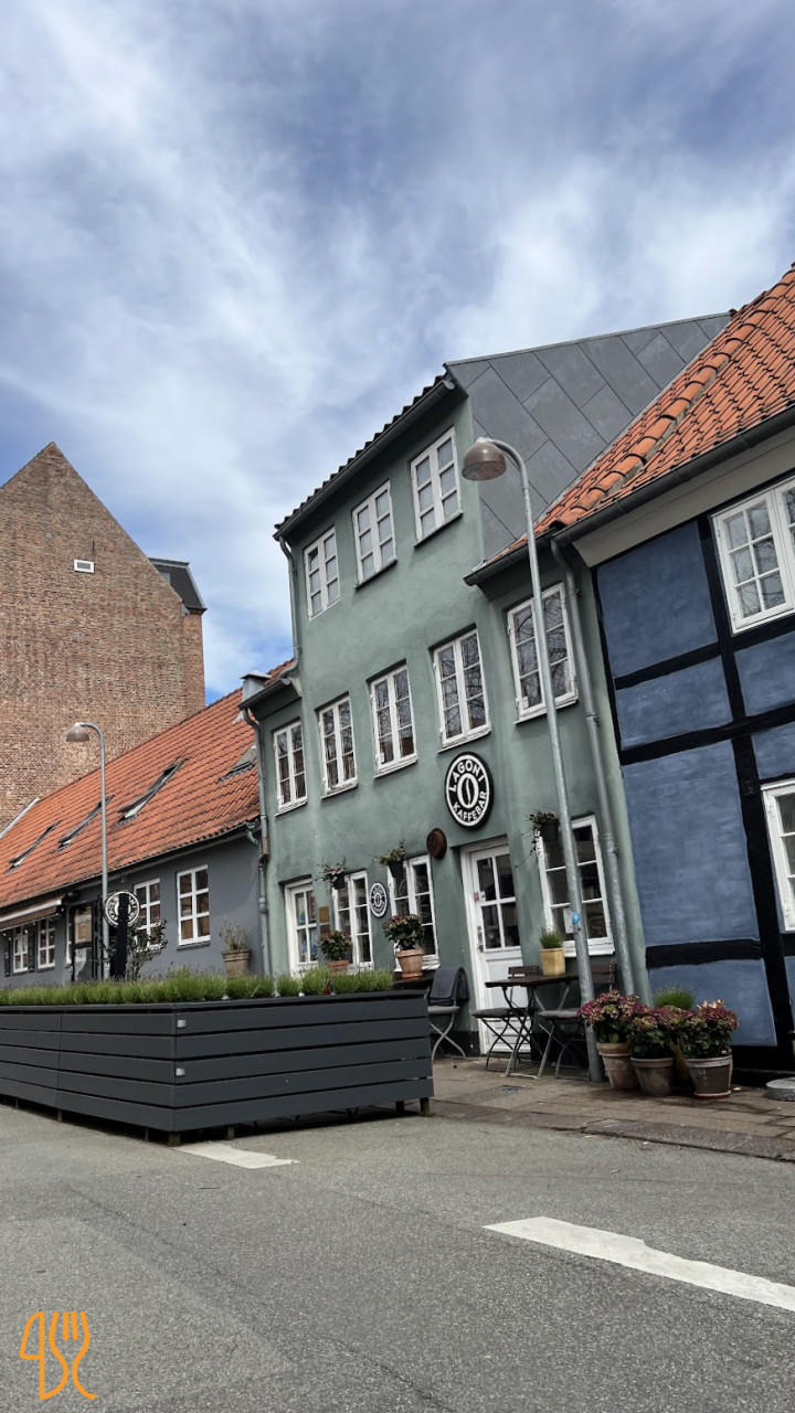 Lagoni Kaffebar Udenfor