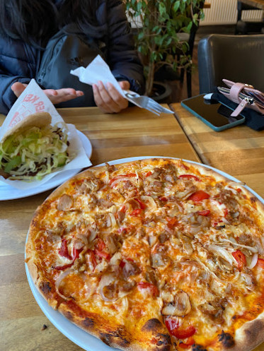 Saranda Pizzaria Udenfor