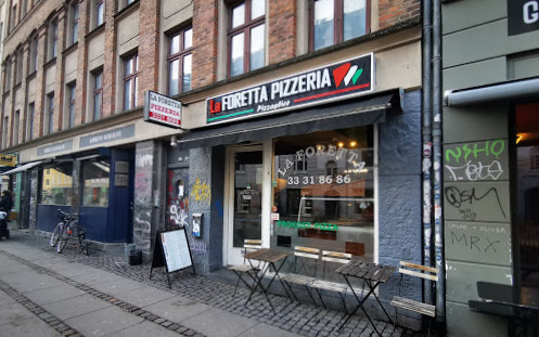 Ata Pizza Udenfor