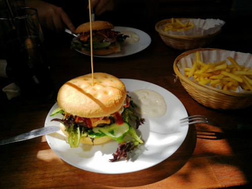 Jernbanegrillen Udenfor