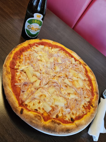 Cantinos Pizzaria Vaerloese Inde