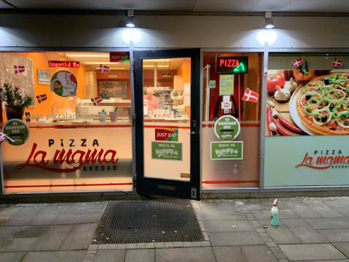 Pizza La Mama Udenfor