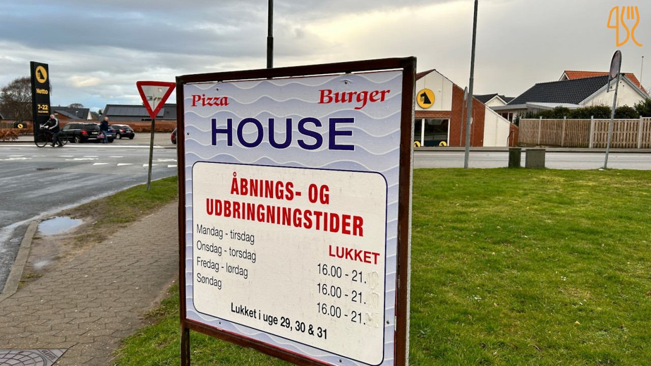 Pizza Og Burgerhouse Udenfor