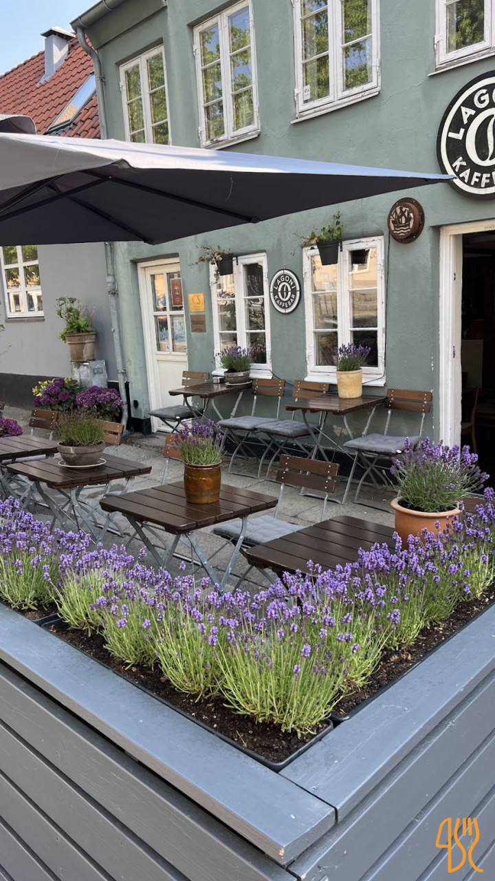 Lagoni Kaffebar Udenfor